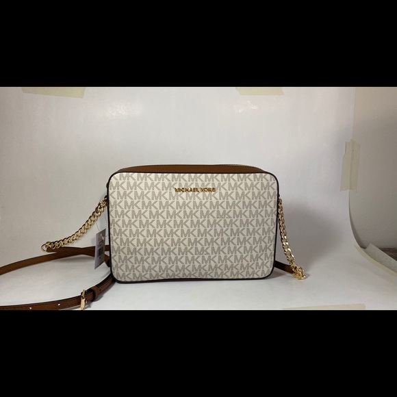 selling my sling bag - Picture 1 of 4